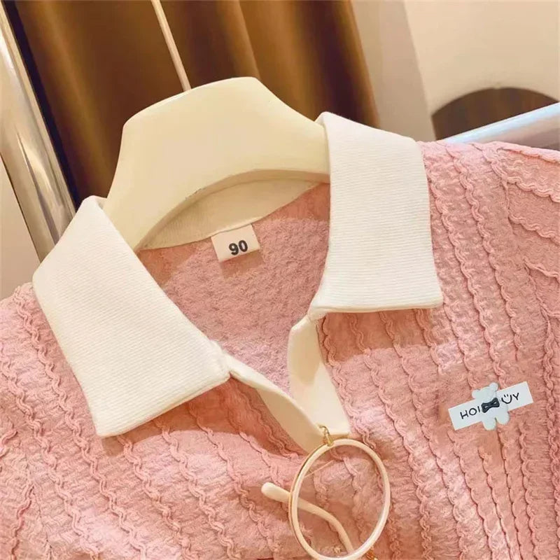 Lookinho Casual Chic Canelado ✨Vibe Comfy com Gola Polo 💫 Elegância pra Sua Pequena em Todas as Ocasiões! 🥰