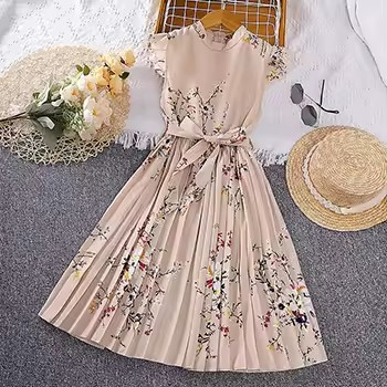 Vestido Lígia Princesa Casual 👑🤍 - Detalhes Franzidos 👗 e Atmosfera Romântica 🥰
