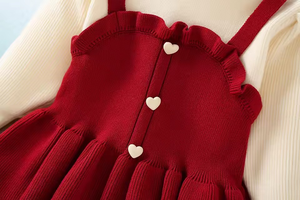 Conjunto Aninha Abraço Quentinho 🥰 – Blusa com Botões de Coração 💘 e Saia Plissada de Algodão Premium 💯