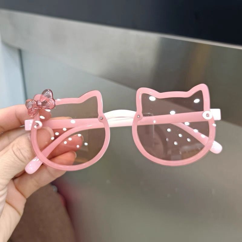 Óculos Sol Cat-Eye 🐱✨: Olhar de Gatinha para Sua Pequena Fashionista! 💖