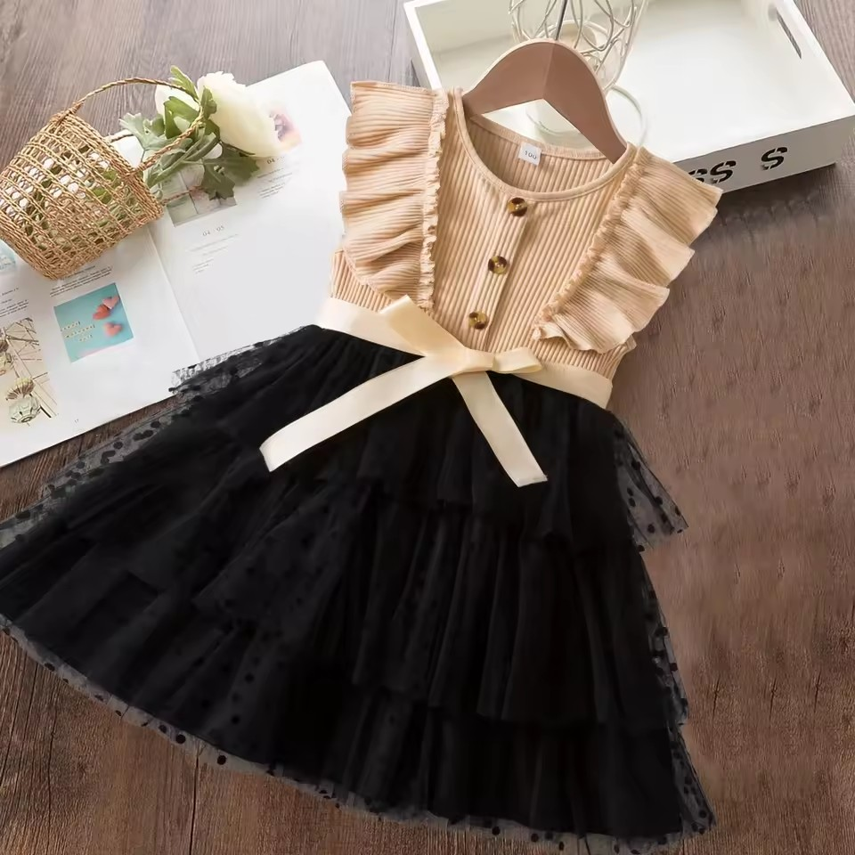 Vestido Emily Comfy-Luxo ☁️👑 – Charme Atemporal ✨🕰️, Tule Mágico de Poá 🧚♀️ e Detalhes Retrô 📸