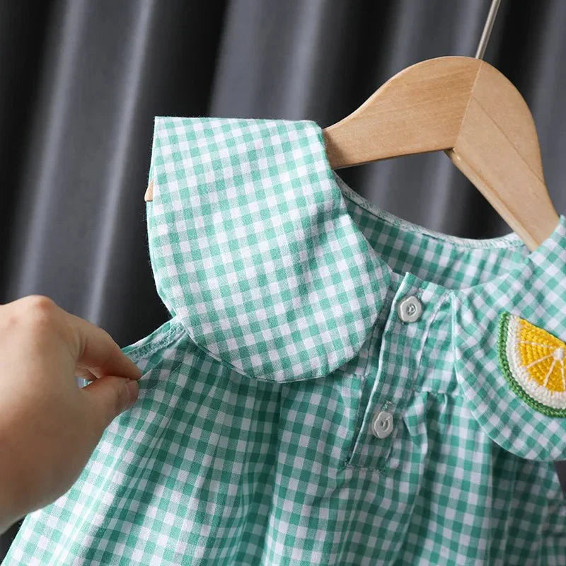 Conjunto Maya Bordado 🌸: Xadrez Delicado e Encantador para Sua Princesa! 👑🧵