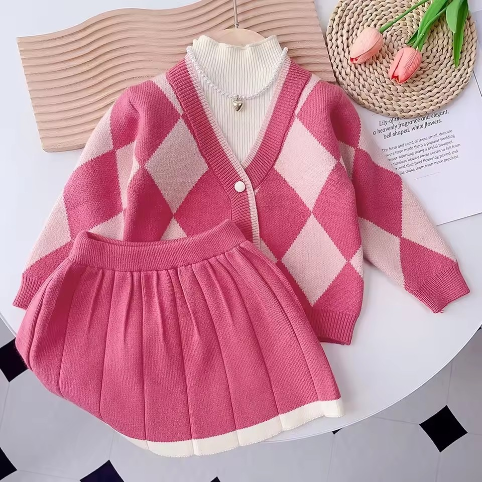 Conjunto Isabella Mini Trendsetter 👗🌟 - Estilo Colegial 🏫🖋️ em Cardigan Diamante 💎
