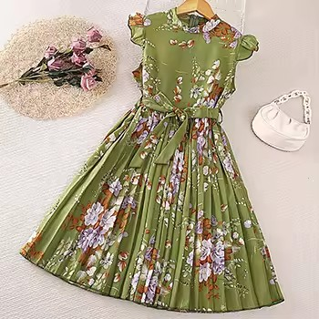Vestido Lígia Princesa Casual 👑🤍 - Detalhes Franzidos 👗 e Atmosfera Romântica 🥰
