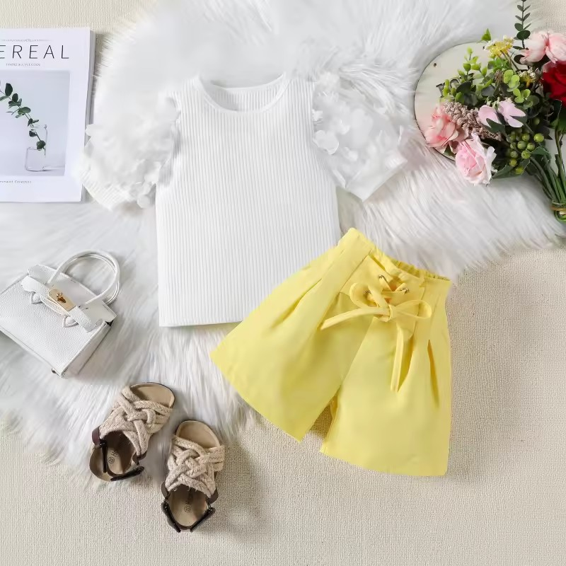 Conjunto Sinara 👗 Fashion 🌟 – Blusa Floral 🌺 & Short de Cintura Alta: Charme 💖 e Conforto ☁️