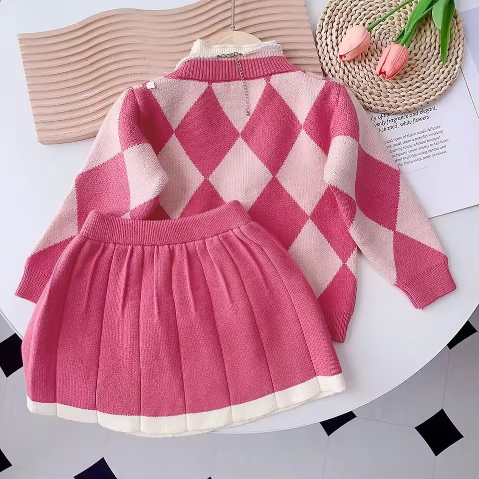 Conjunto Isabella Mini Trendsetter 👗🌟 - Estilo Colegial 🏫🖋️ em Cardigan Diamante 💎