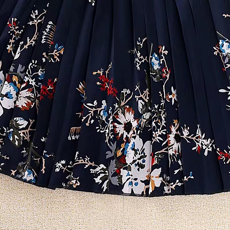 Vestido Lígia Princesa Casual 👑🤍 - Detalhes Franzidos 👗 e Atmosfera Romântica 🥰