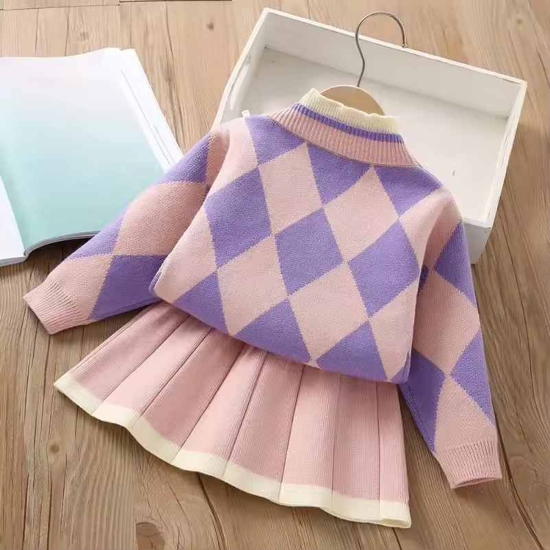 Conjunto Isabella Mini Trendsetter 👗🌟 - Estilo Colegial 🏫🖋️ em Cardigan Diamante 💎