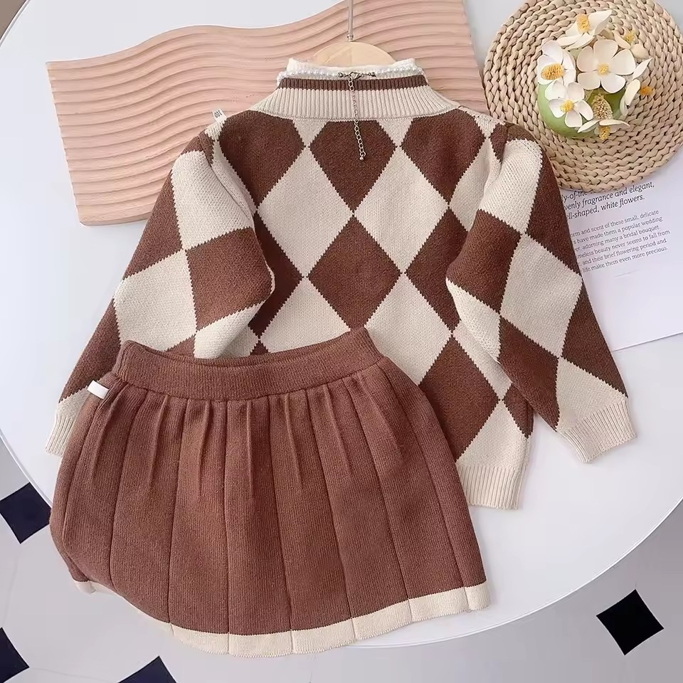 Conjunto Isabella Mini Trendsetter 👗🌟 - Estilo Colegial 🏫🖋️ em Cardigan Diamante 💎