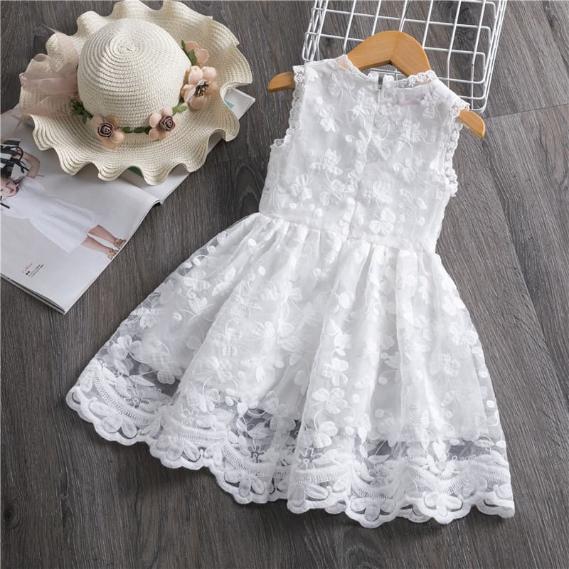 Lookinho Angelical de Renda Pura 👼 Vestido Festivo com Toque Mágico e Caimento Perfeito para a Sua Pequena Brilhar em Ocasiões Especiais! 🌸💫