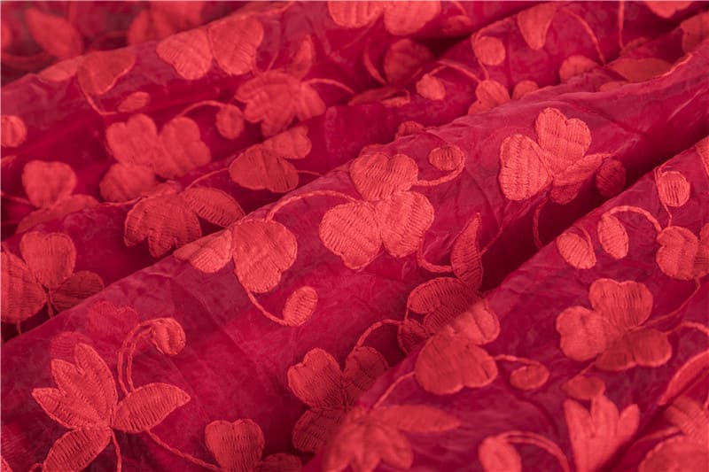 Lookinho Angelical de Renda Pura 👼 Vestido Festivo com Toque Mágico e Caimento Perfeito para a Sua Pequena Brilhar em Ocasiões Especiais! 🌸💫