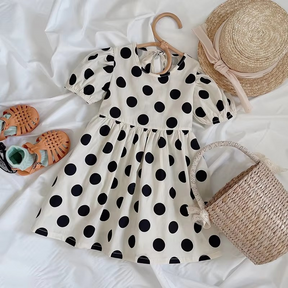 Vestido Lavinia: Leveza 🕊️, Charme Retrô 🕰️ e Aventuras Comfy 🧸 - Lookinho Poá com Estilo ✨ e Liberdade 🦋