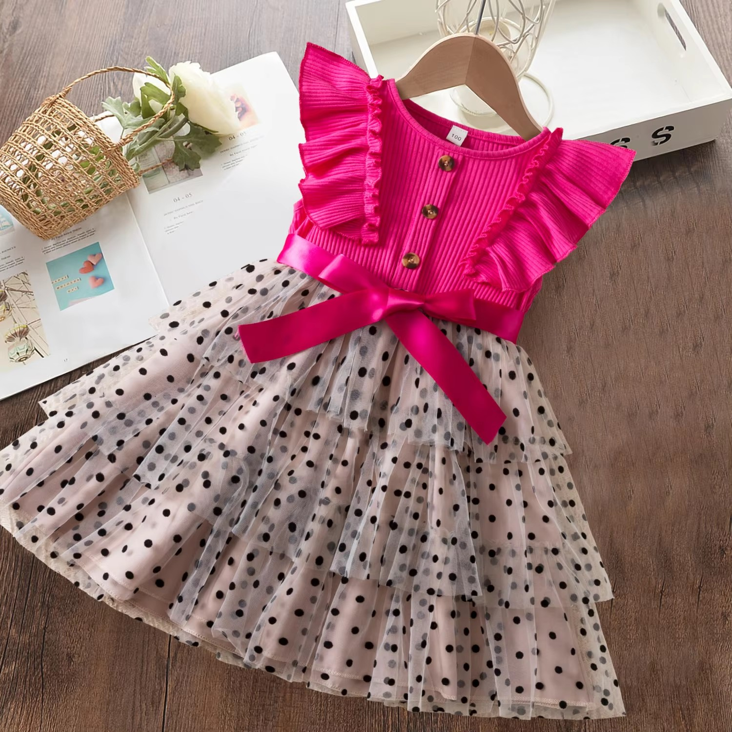 Vestido Emily Comfy-Luxo ☁️👑 – Charme Atemporal ✨🕰️, Tule Mágico de Poá 🧚‍♀️ e Detalhes Retrô 📸