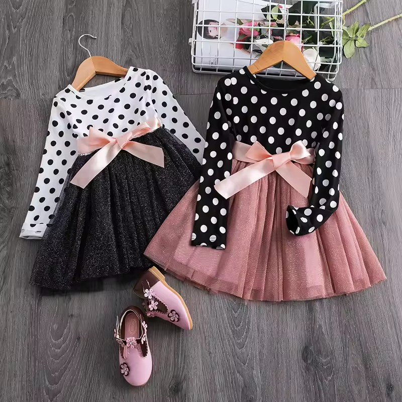 Vestido Nicole Doce Glamour Infantil 🥰 – Poá com Brilho de Fada 🌟🧚‍♀️ e Laço Encantador 🎀: Peça desejo para Mini Divas 🔥