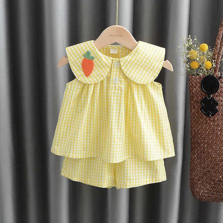 Charme Campestre 🌾 em Nosso Conjuntinho Xadrez 🧺 com Detalhes Gola Peter Pan e Apliques ✨