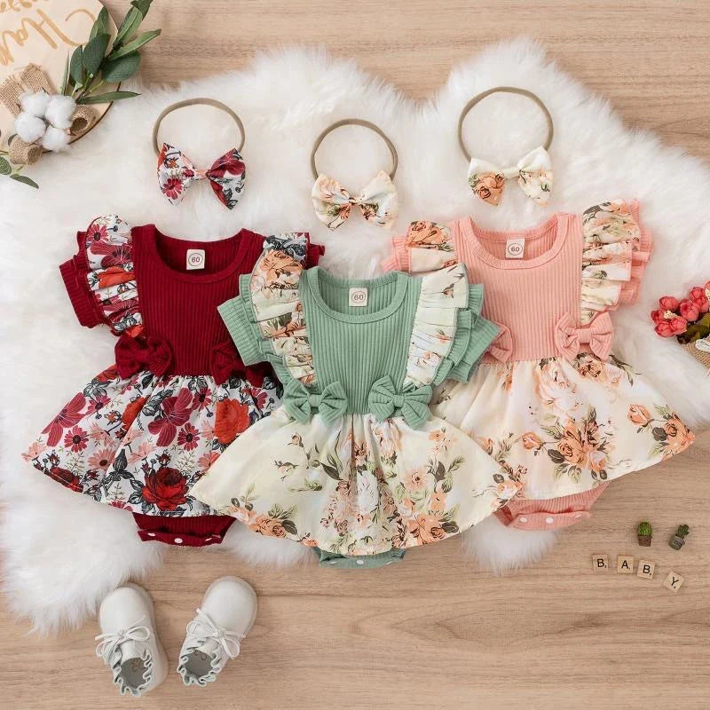 Elegância Delicada ✨Conjuntinho Babado Sonhador ☁️ & Laço Encantado 💖: O Vestido Body Floral ✨ para a Sua Mini Princesa Deslumbrante 👑