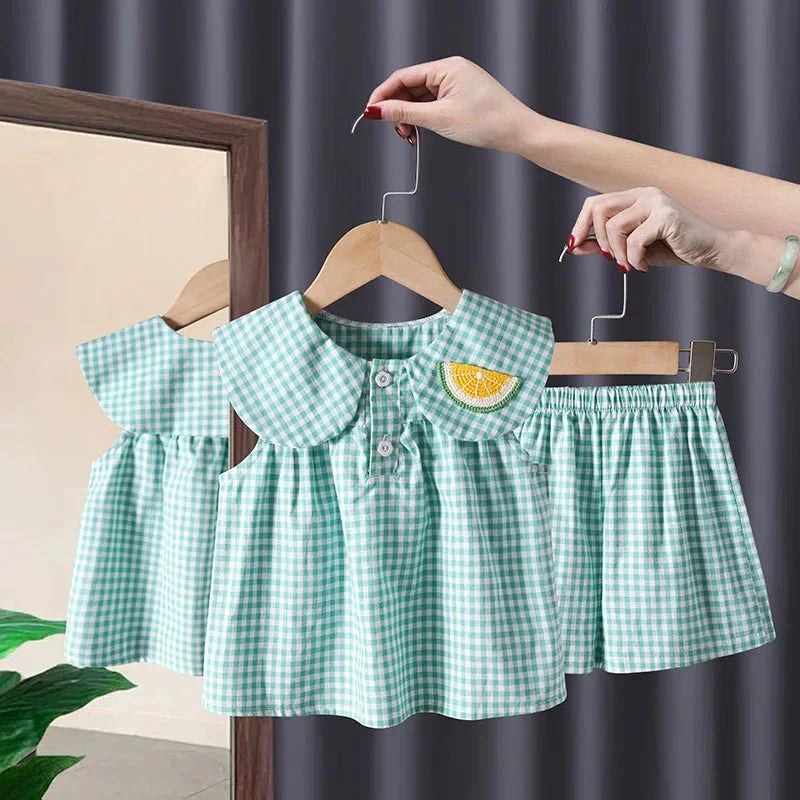 Conjunto Maya Bordado 🌸: Xadrez Delicado e Encantador para Sua Princesa! 👑🧵