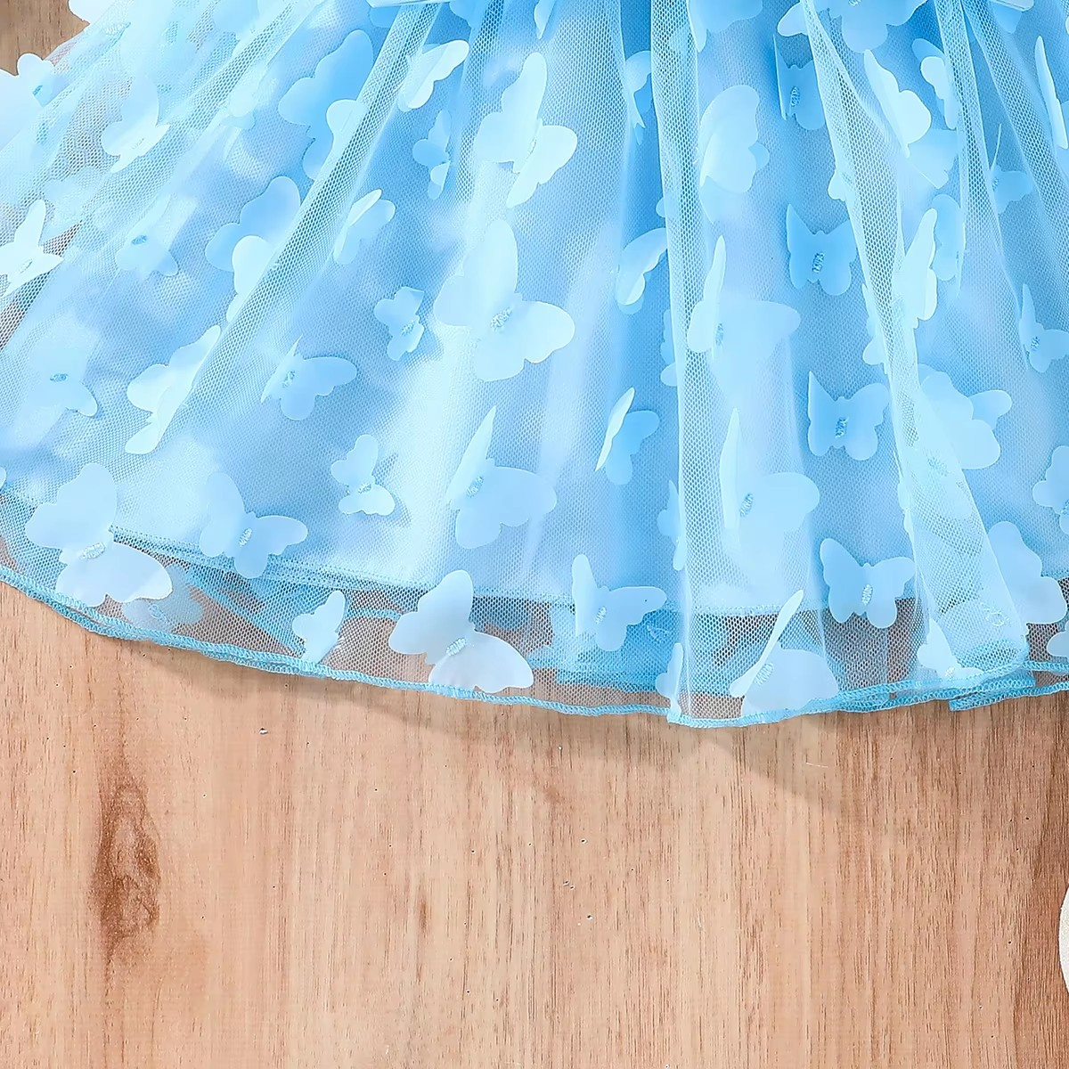 Vestido Stella Elegância de Fada 💖🧚‍♀️ – Versatilidade do Chemise com Saia Etérea 🌊 e Apliques Mágicos🪄