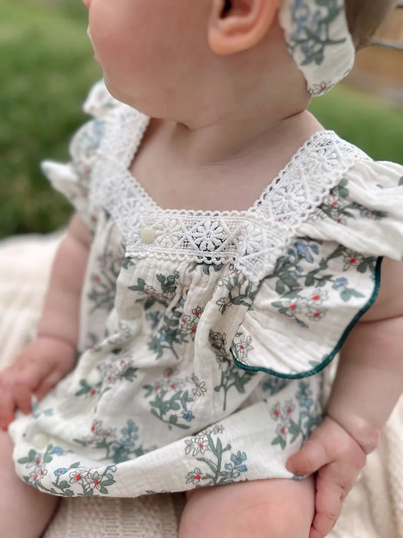 Charme Atemporal do Campo 🌾 com Renda Artesanal de Crochê 🧶e Babados Flutuantes ☁️ pra um Lookinho bem Comfy e Charmoso 💖