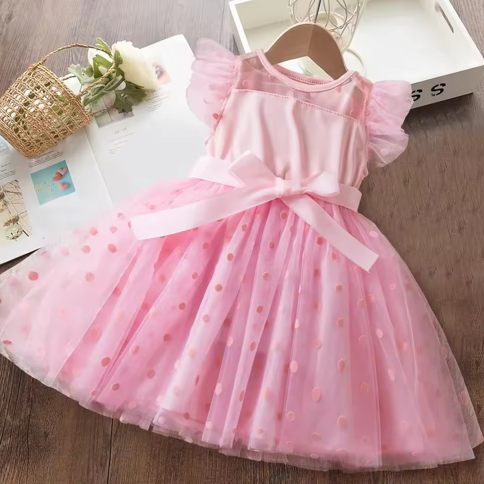 Vestido Emily Comfy-Luxo ☁️👑 – Charme Atemporal ✨🕰️, Tule Mágico de Poá 🧚‍♀️ e Detalhes Retrô 📸