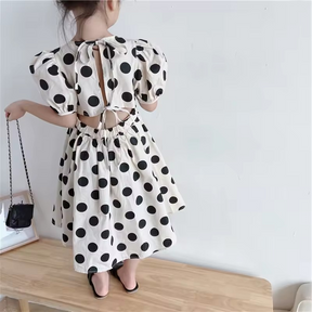 Vestido Lavinia: Leveza 🕊️, Charme Retrô 🕰️ e Aventuras Comfy 🧸 - Lookinho Poá com Estilo ✨ e Liberdade 🦋