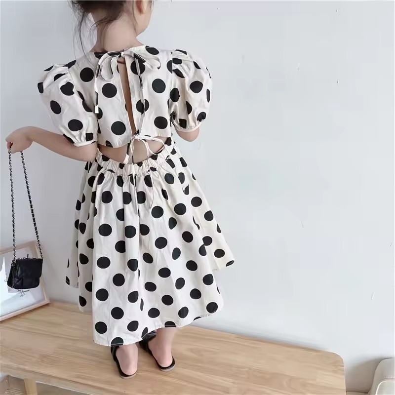 Vestido Lavinia: Leveza 🕊️, Charme Retrô 🕰️ e Aventuras Comfy 🧸 - Lookinho Poá com Estilo ✨ e Liberdade 🦋