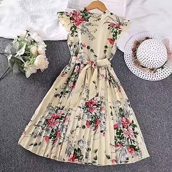 Vestido Lígia Princesa Casual 👑🤍 - Detalhes Franzidos 👗 e Atmosfera Romântica 🥰