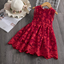 Lookinho Angelical de Renda Pura 👼 Vestido Festivo com Toque Mágico e Caimento Perfeito para a Sua Pequena Brilhar em Ocasiões Especiais! 🌸💫