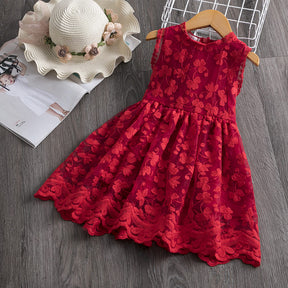 Lookinho Angelical de Renda Pura 👼 Vestido Festivo com Toque Mágico e Caimento Perfeito para a Sua Pequena Brilhar em Ocasiões Especiais! 🌸💫